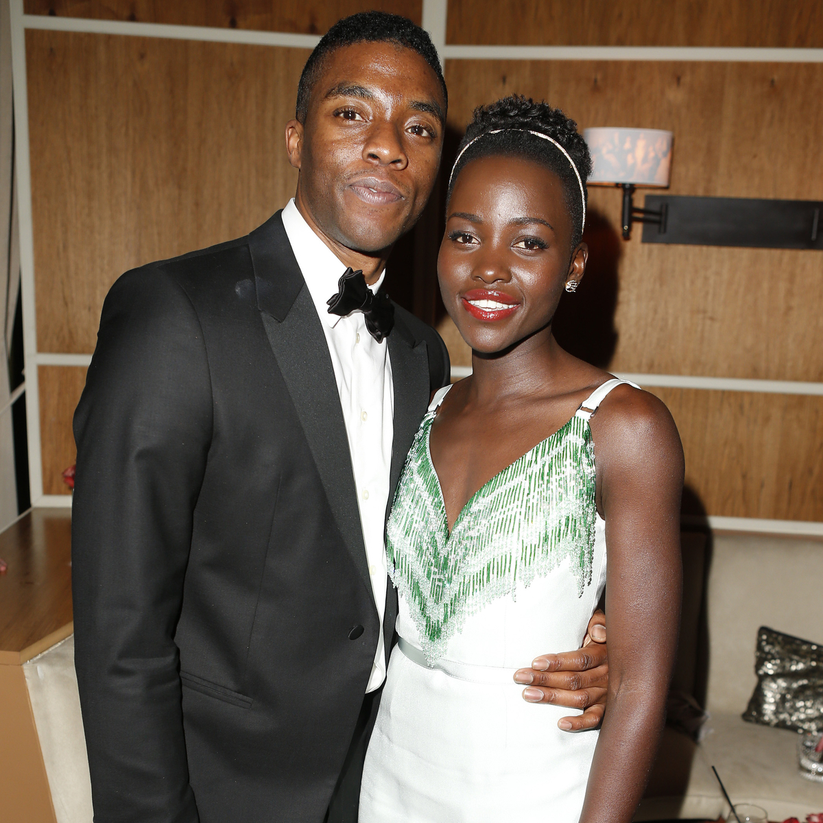 Lupita Nyong’o llora mientras comparte su dolor por la muerte de Chadwick Boseman