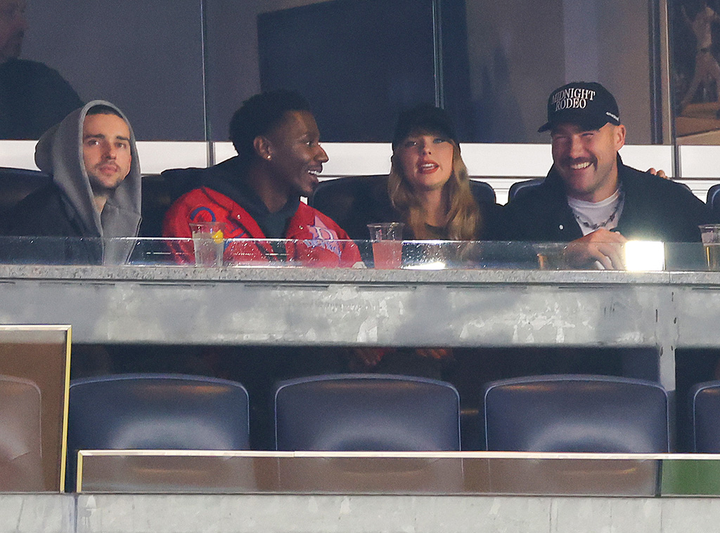 Taylor Swift, Travis Kelce, Yankees Game 1