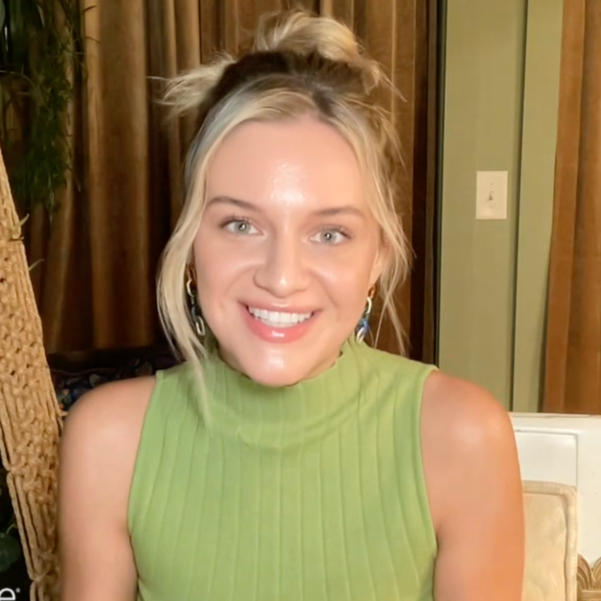 Kelsea Ballerini Tells Fans Not to Wear Heels to Her MSG Show