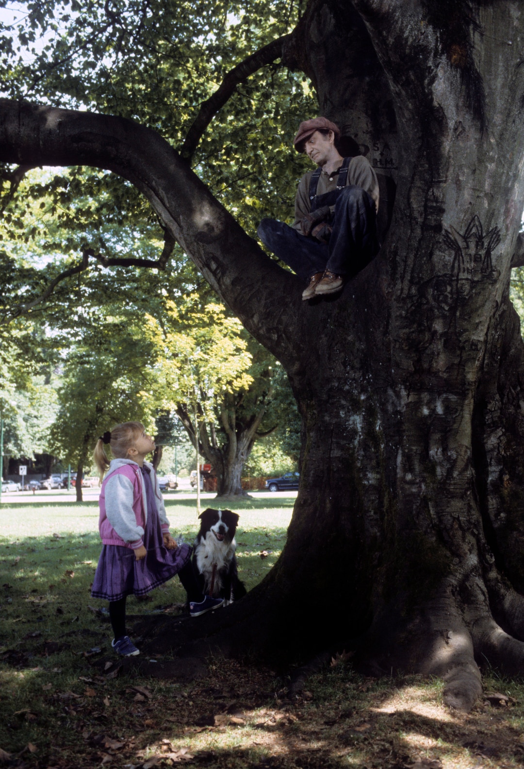 Mary-Kate & Ashley Olsen's Halloween Movie Is Still Bats--t Crazy