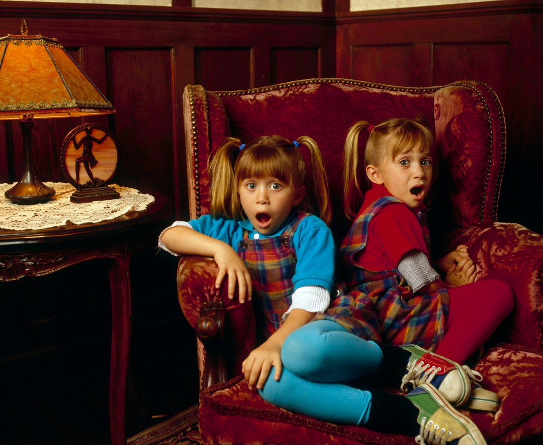 Mary-Kate & Ashley Olsen's Halloween Movie Is Still Bats--t Crazy