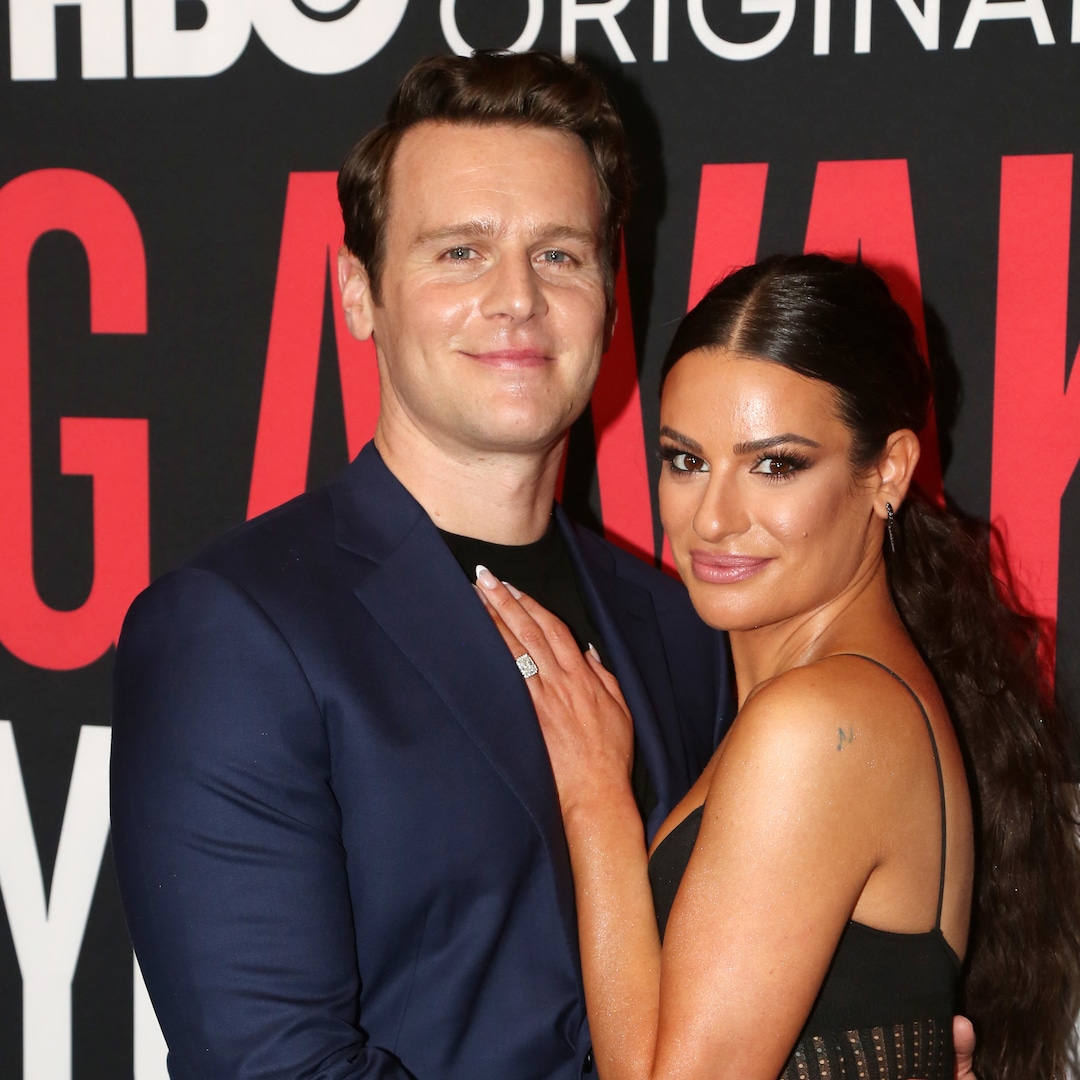 Jonathan Groff Addresses Rumor His BFF Lea Michele Can’t Read – E! Online Jonathan Groff Addresses Rumor His BFF Lea Michele Can’t Read – E! Online