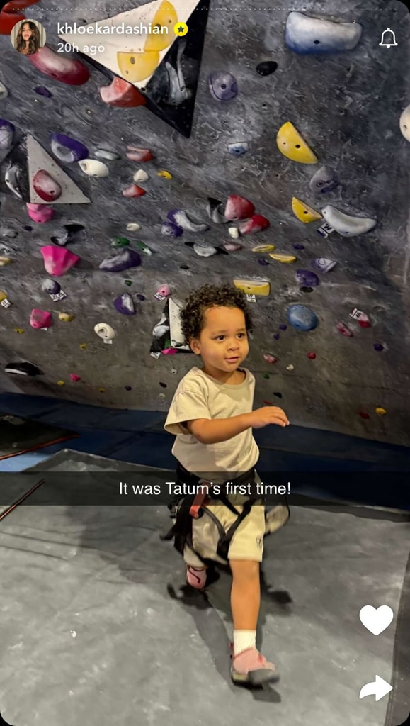 Khloe Kardashian leva as crianças para a escalada e Tatum Thompson