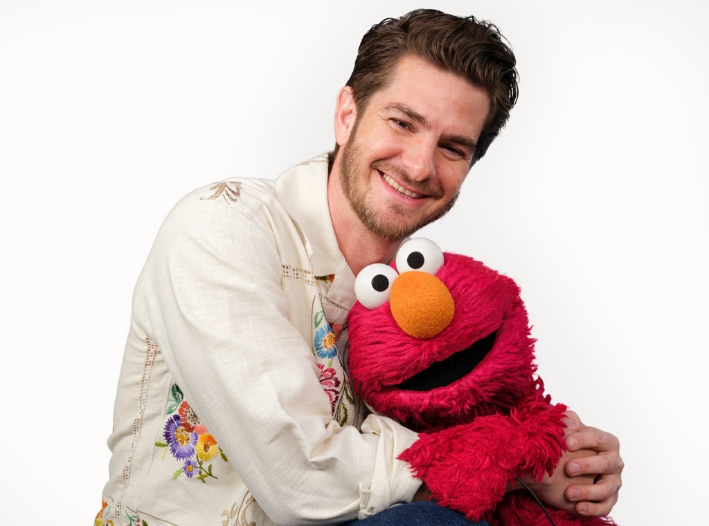 A nova entrevista de Andrew Garfield e Elmo irá varrer todas as nuvens