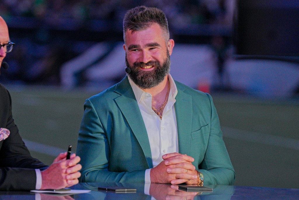 Jason Kelce reacciona a la llegada de Taylor Swift al juego de la NFL de Travis Kelce