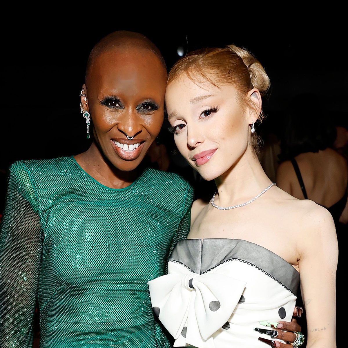 Ariana Grande opina sobre la perversa crítica del cartel de Cynthia Erivo