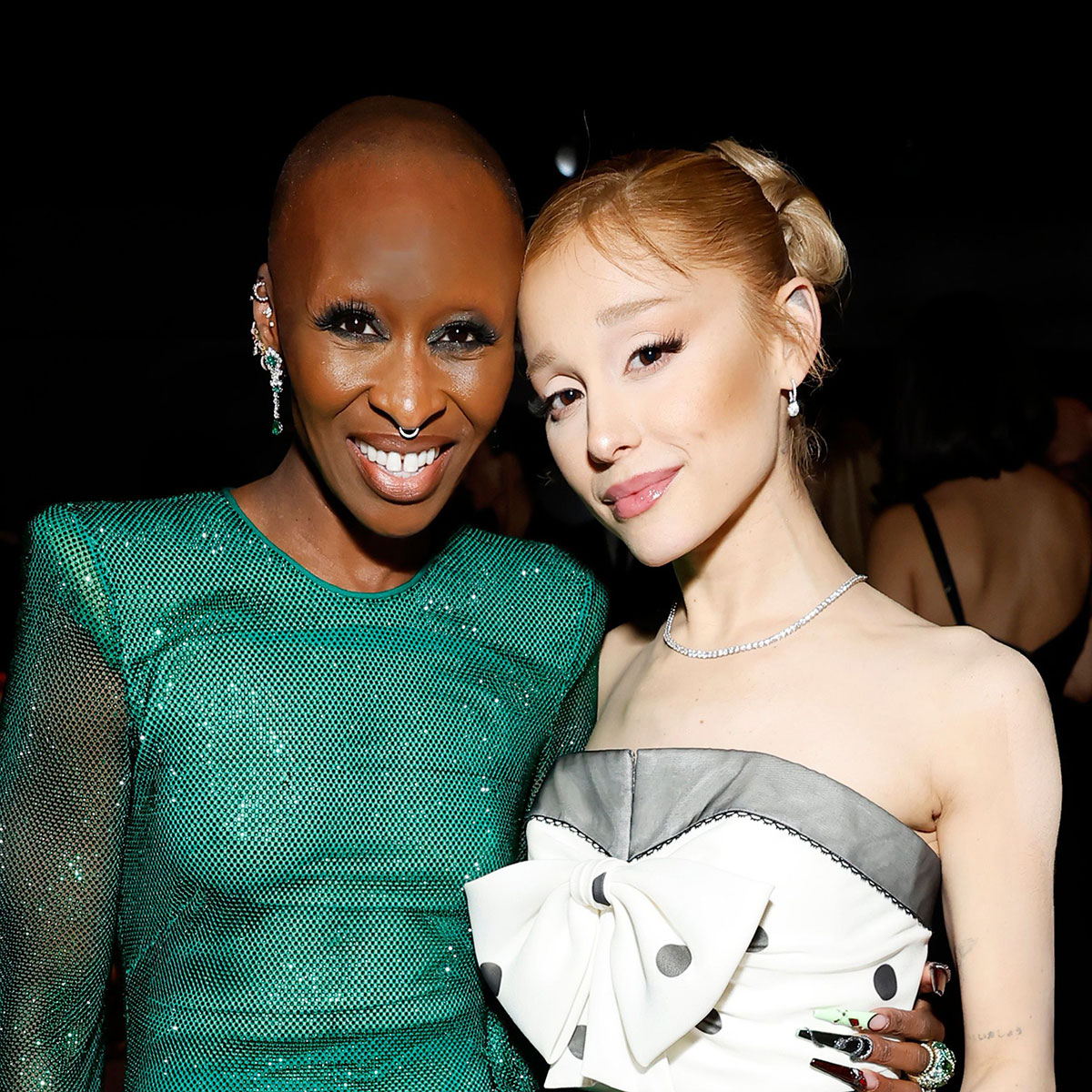 Ariana Grande opina sobre las críticas al desagradable cartel de Cynthia Erivo