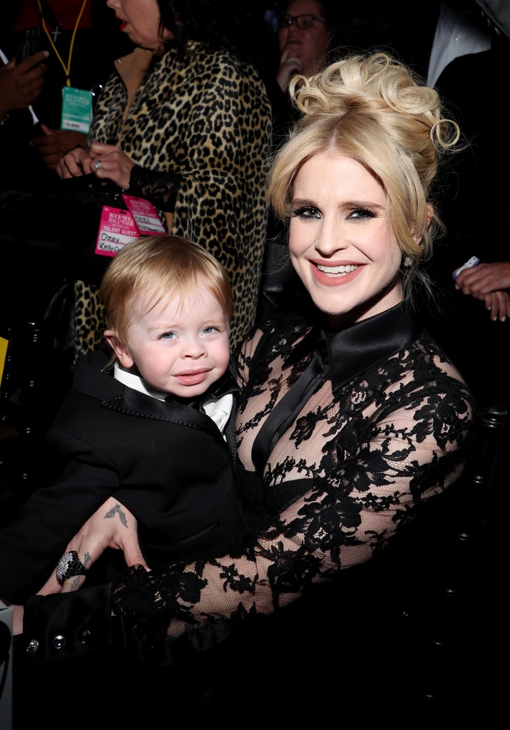 Por que Kelly Osbourne diz que seu filho Sidney a “salvou”