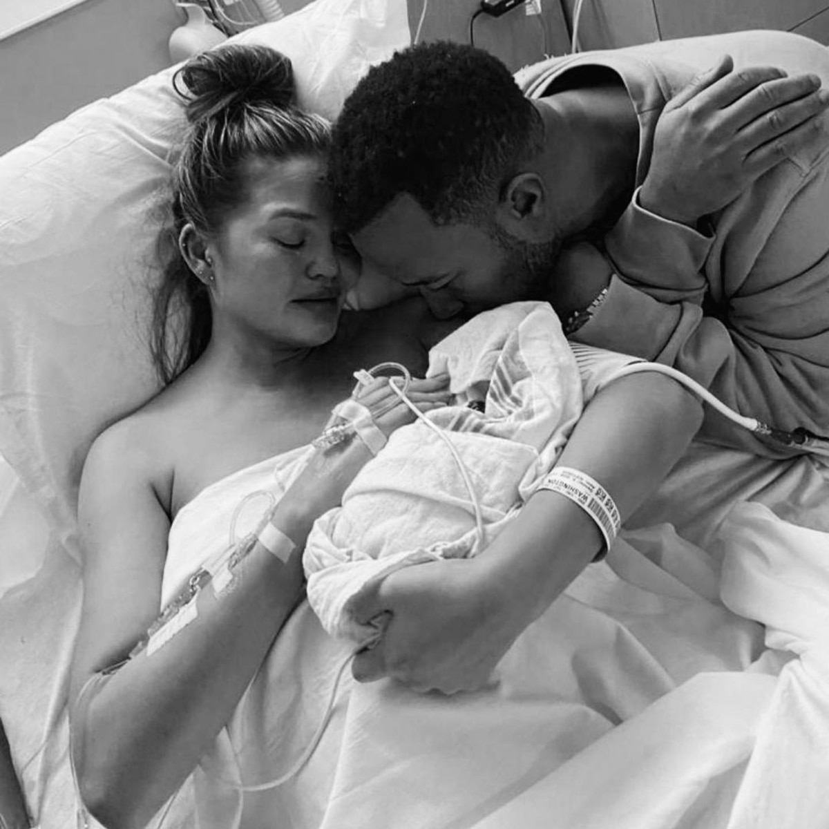 John Legend diz que a vida de Chrissy Teigen estava “em perigo” antes do aborto