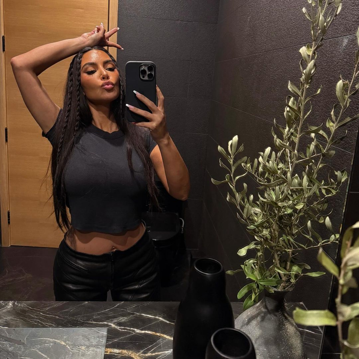 Kim Kardashian Shows Off  Million Piece of Home Decor