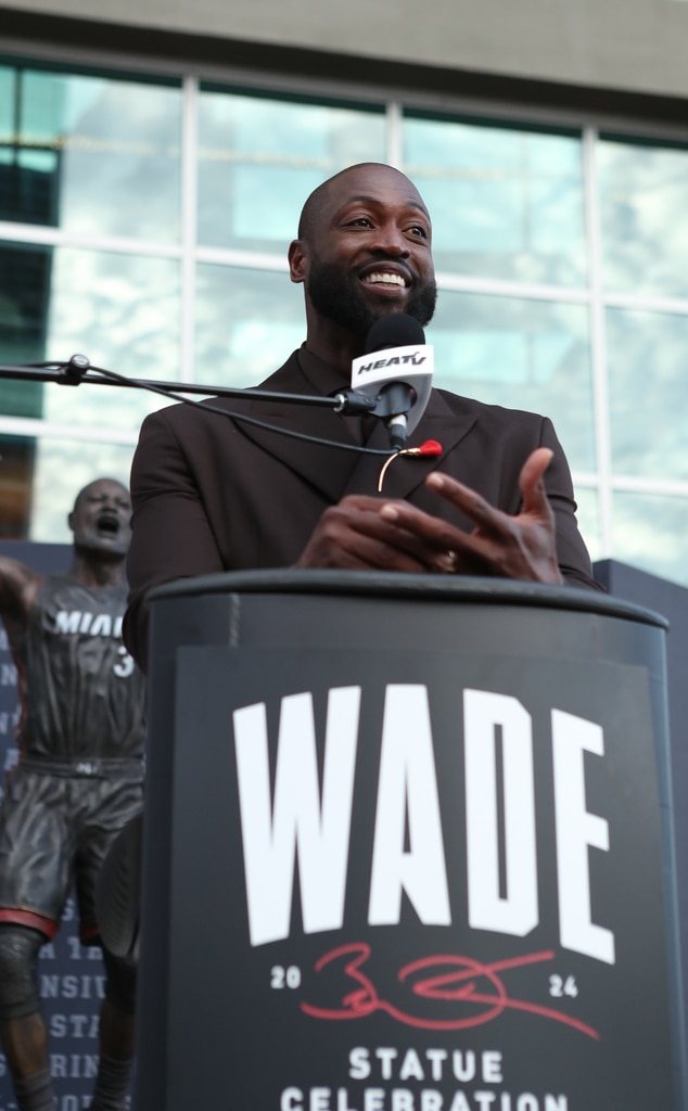 Por que os fãs de Dwyane Wade estão chamando sua estátua do Miami Heat