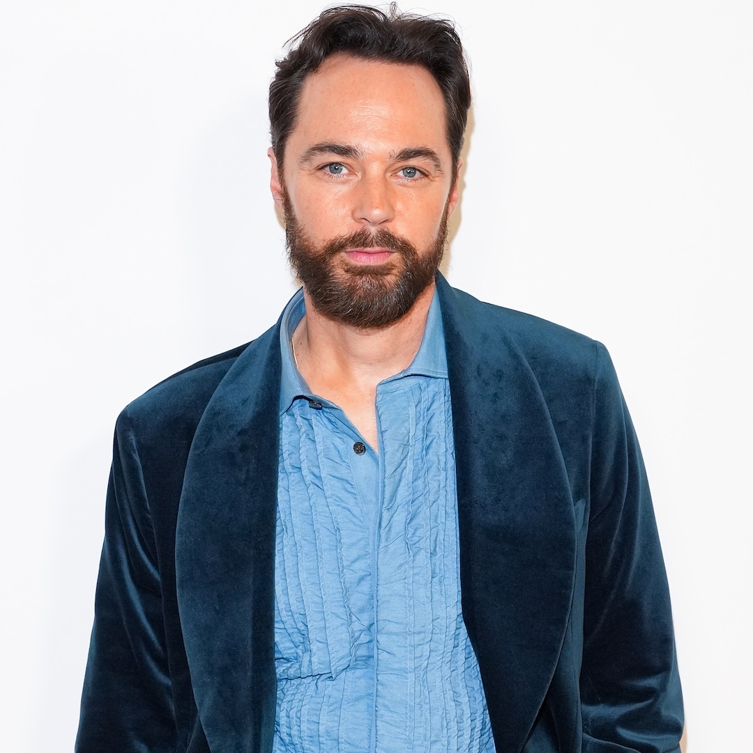Big Bang Theory’s Jim Parsons Is Unrecognizable With New Beard – E! Online Big Bang Theory’s Jim Parsons Is Unrecognizable With New Beard – E! Online
