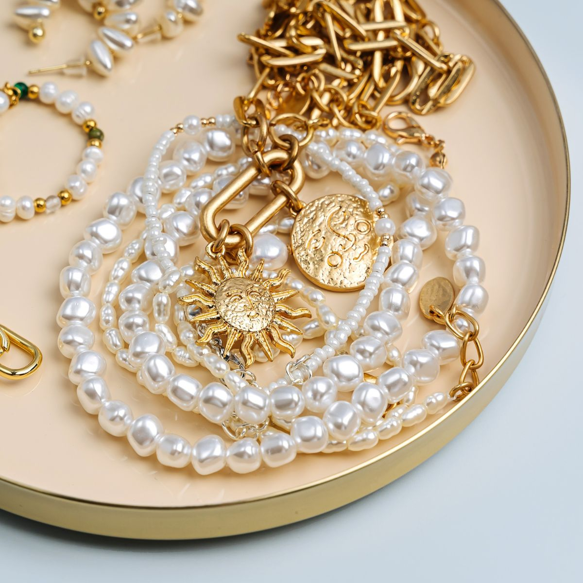 Best Affordable Jewelry Gifts For the Holidays