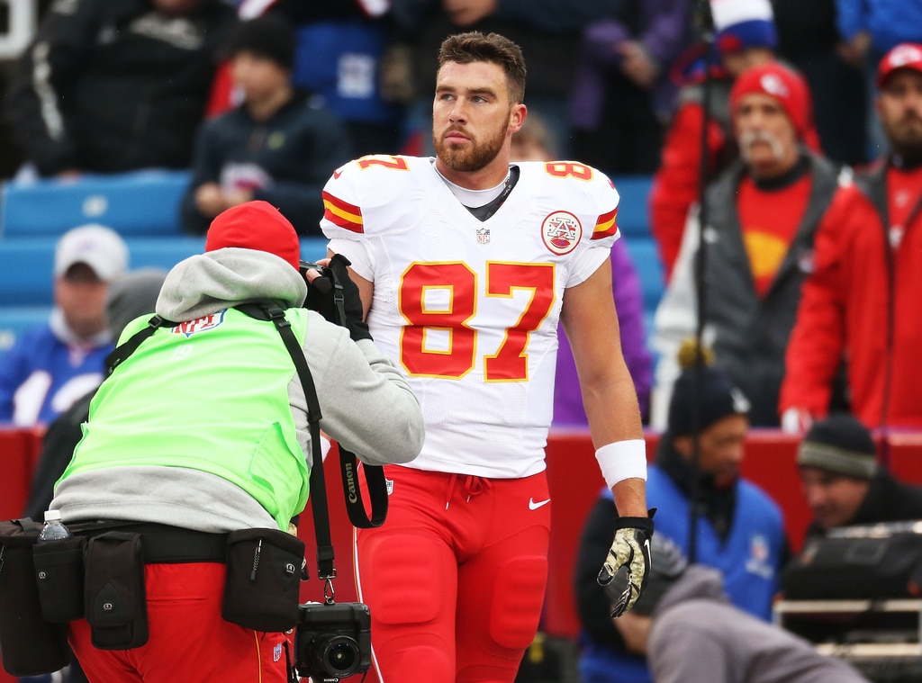 Travis Kelce แบ่งปันวิธีที่เขาจัดการกับความกดดันในสปอตไลท์