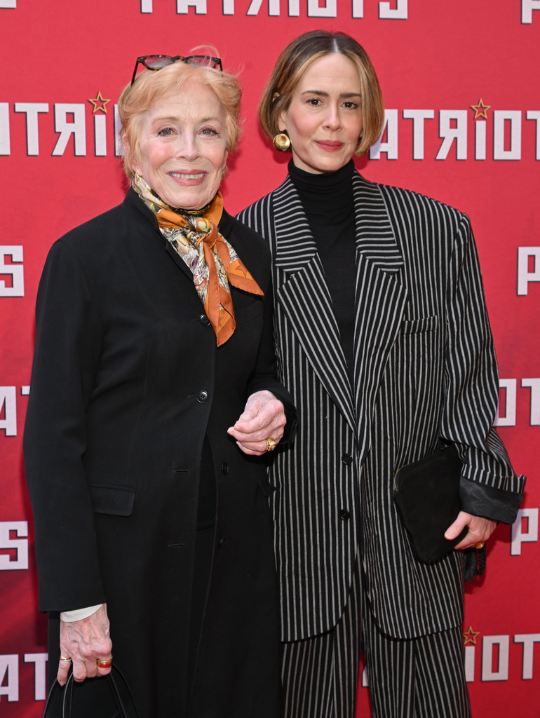Sarah Paulson Reveals Whether She Gets Advice From Holland Taylor, image size:770x1024