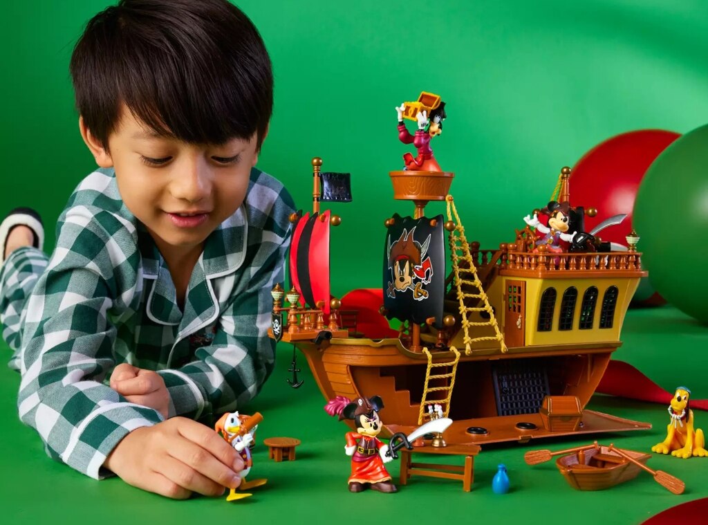 Disney Store s 1 Day Toy Sale Has Holiday Gifts up to 40 Off