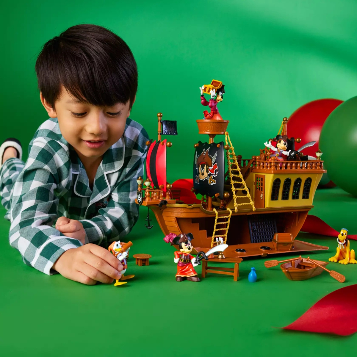 Today Only! Save up to 40% off at the Disney Store on Holiday Gifts From Star Wars, Marvel, Pixar & More – E! Online