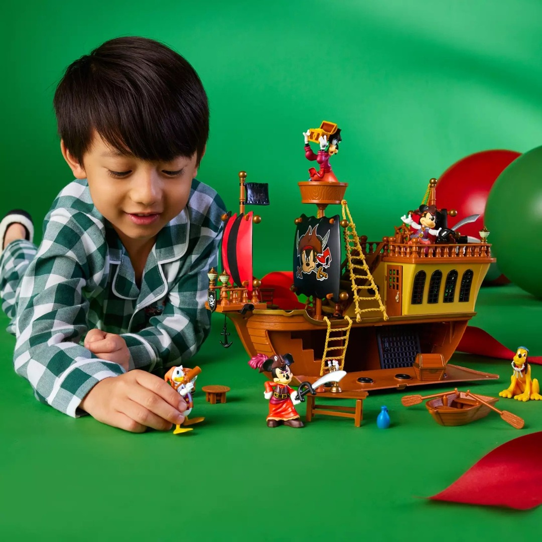 Today Only! Save up to 40% off at the Disney Store on Holiday Gifts From Star Wars, Marvel, Pixar & More – E! Online Today Only! Save up to 40% off at the Disney Store on Holiday Gifts From Star Wars, Marvel, Pixar & More – E! Online