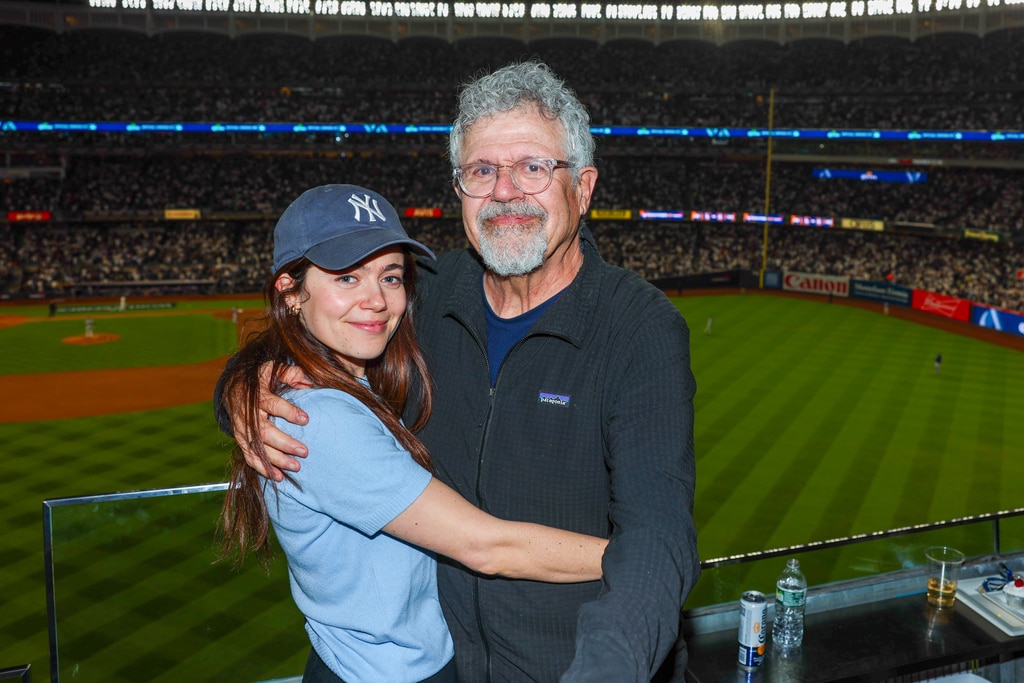 Jeremy Allen White & Molly Gordon's Baseball Night Out Is a Home Run