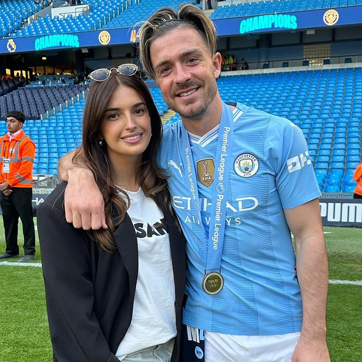 Fußballstar Jack Grealish begrüßt Baby mit Partnerin Sasha Attwood