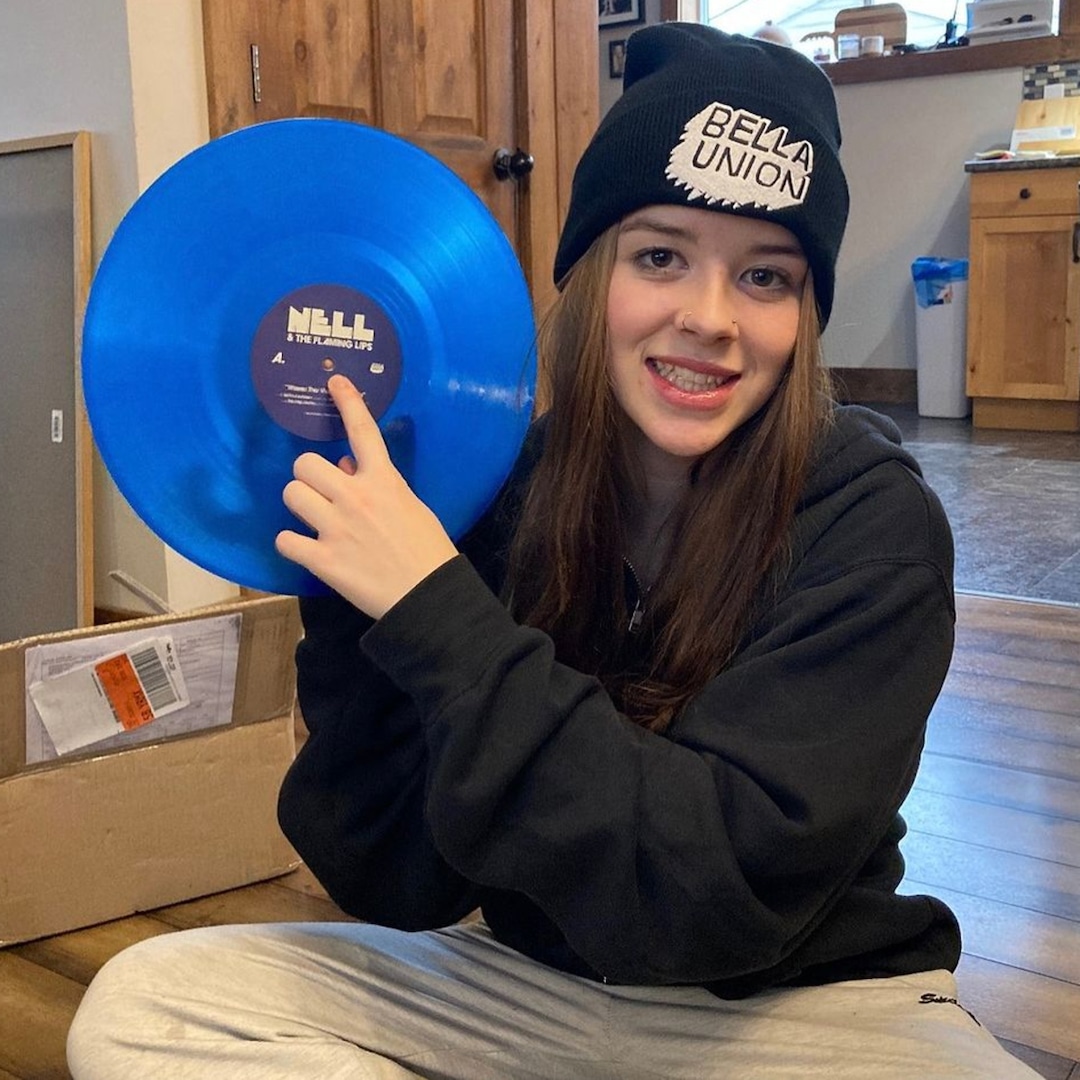 Nell Smith, Flaming Lips Collaborator and Music Prodigy, Dead at 17 – E! Online Nell Smith, Flaming Lips Collaborator and Music Prodigy, Dead at 17 – E! Online