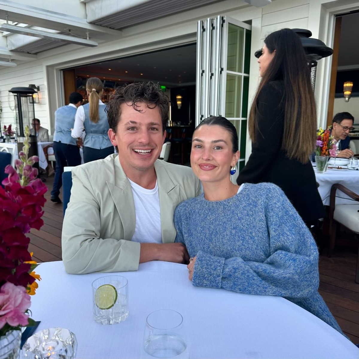 Os planos “incomuns” pós-casamento de Charlie Puth com a esposa Brooke Sansone