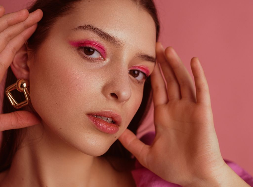 Store - V-Day Makeup - Hero Image