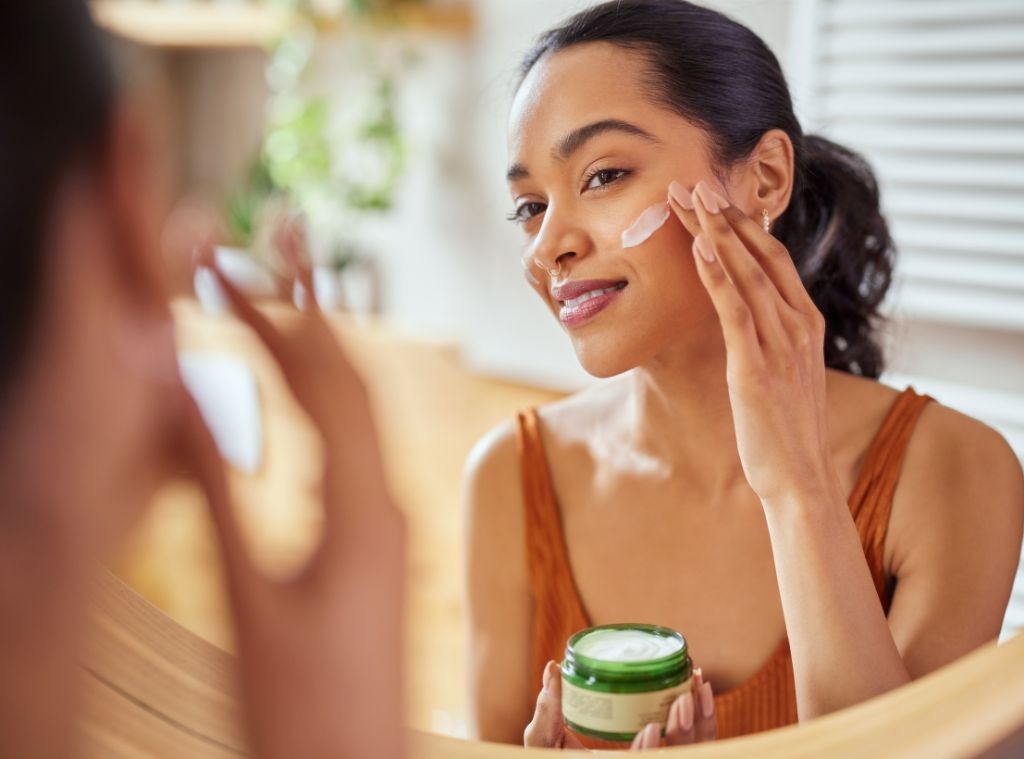 Have Dry, Sensitive Skin? You Need To Add These Gentle Skincare Products to Your Routine 21 Shop - Soft Skincare - Hero Image