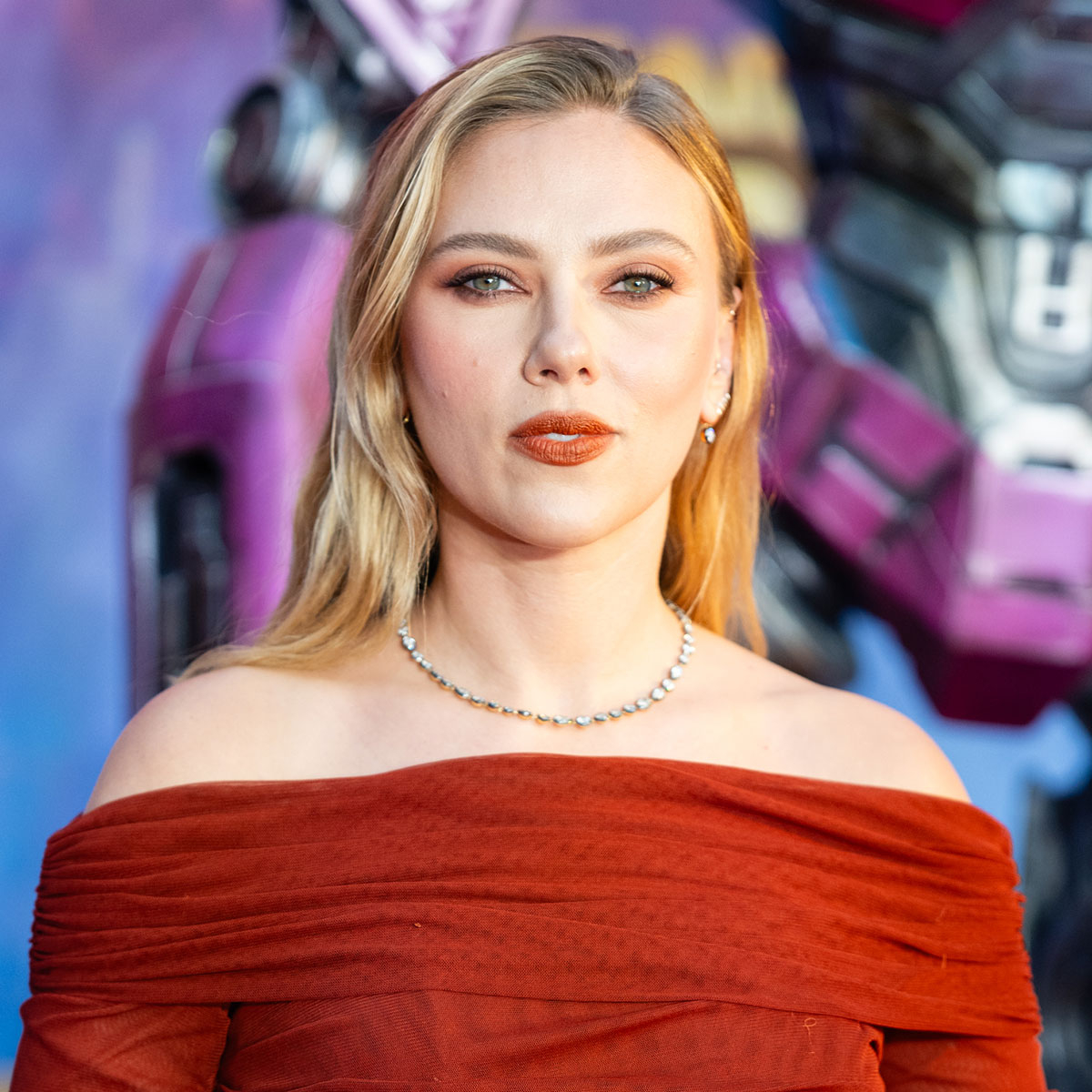 Scarlett Johansson’s Red Carpet Interview