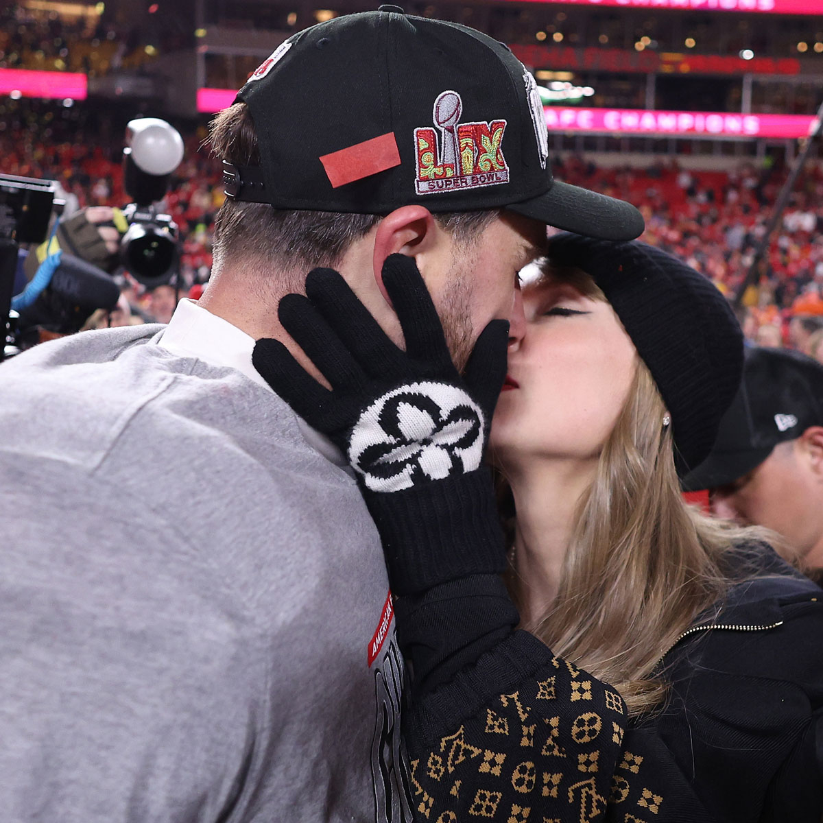 Taylor Swift, Travis Kelce Celebrate as Chiefs Advance to Super Bowl