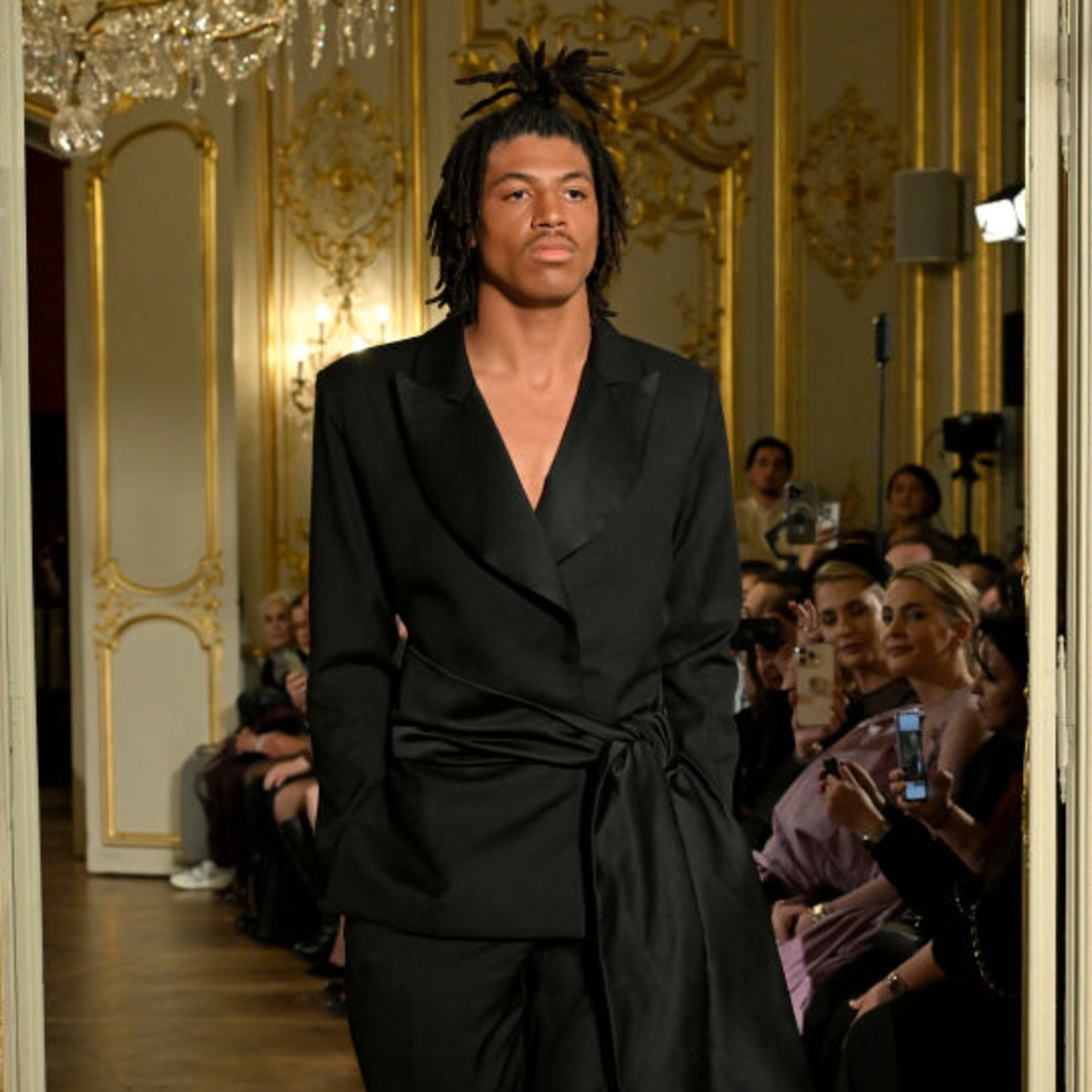 Heidi Klum’s Son Henry, 19, Makes Runway Debut at Paris Fashion Week – E! Online Heidi Klum’s Son Henry, 19, Makes Runway Debut at Paris Fashion Week – E! Online