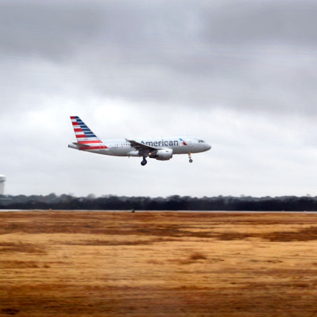 American Airlines Crash: Man Shares Heartbreaking Final Text He Received From Wife Onboard – E! Online American Airlines Crash: Man Shares Heartbreaking Final Text He Received From Wife Onboard – E! Online