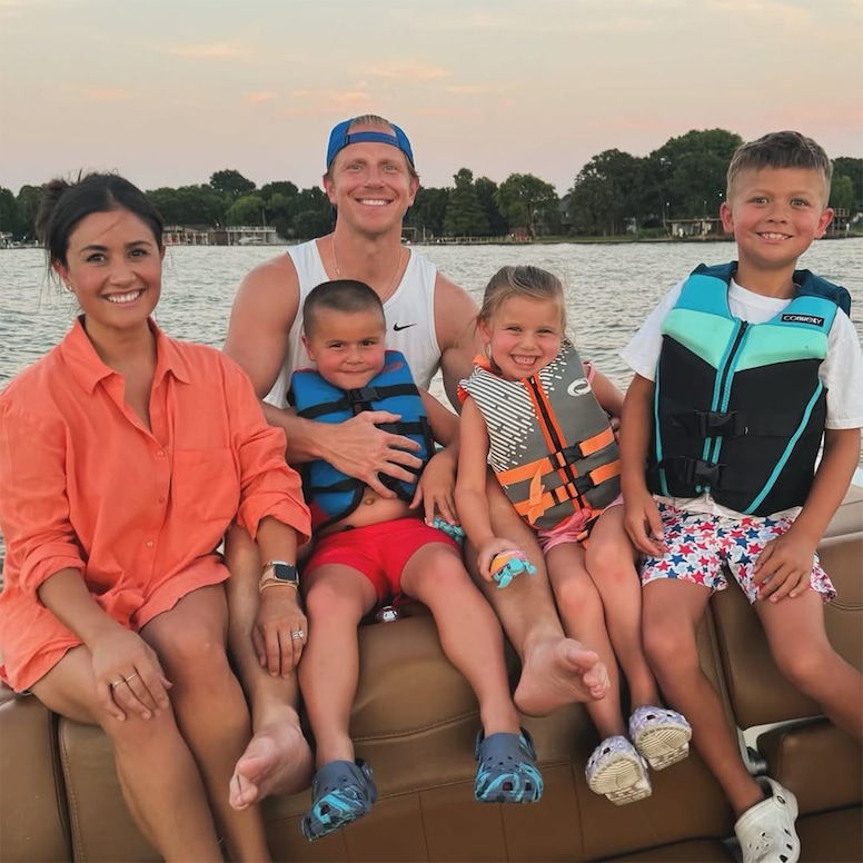 Sean Lowe, Catherine Giudici, Samuel Lowe, Mia Lowe, Isaiah Lowe