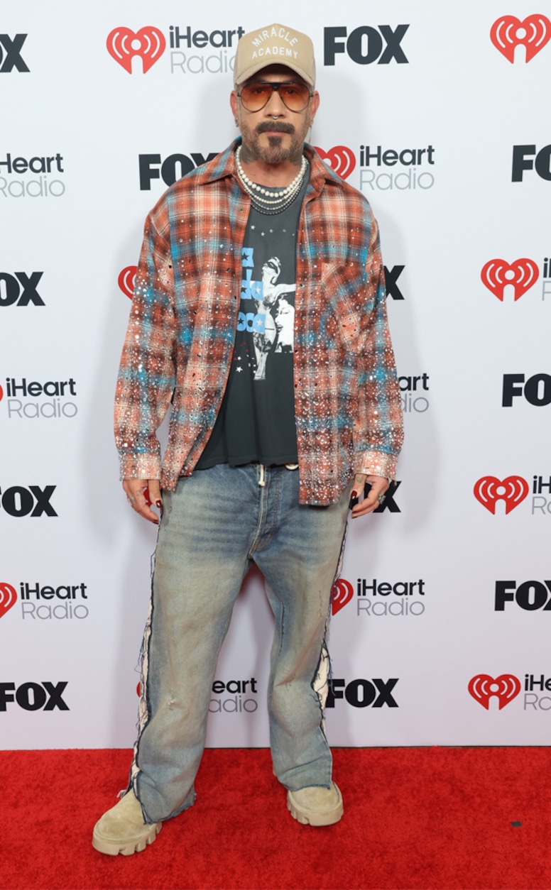 FESYEN SEGAK & SANTAI MENDOMINASI IHEART RADIO MUSIC AWARDS 2025