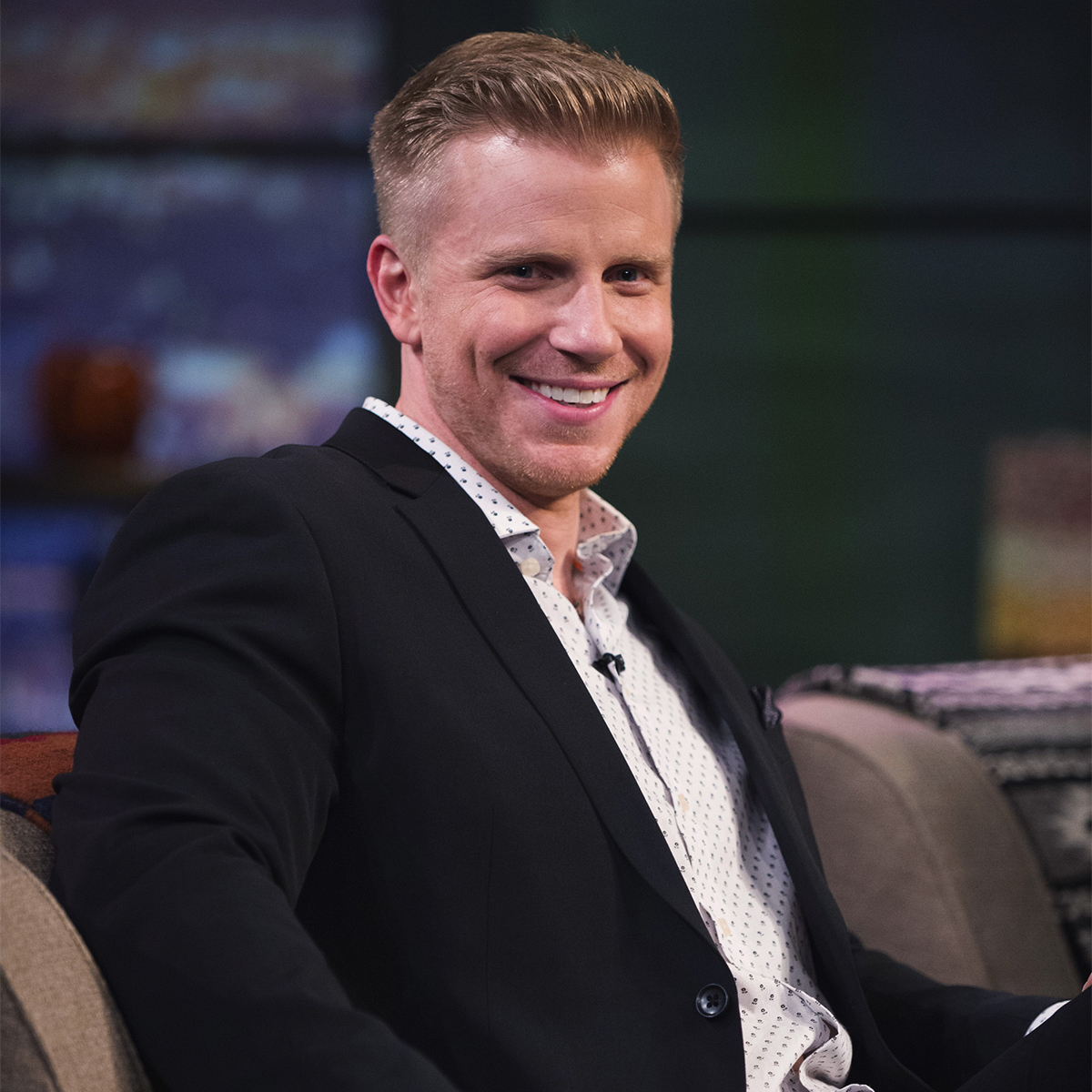 Bachelor's Sean Lowe Hospitalized Over Violent Attack by His Rescue Dog - E! Online