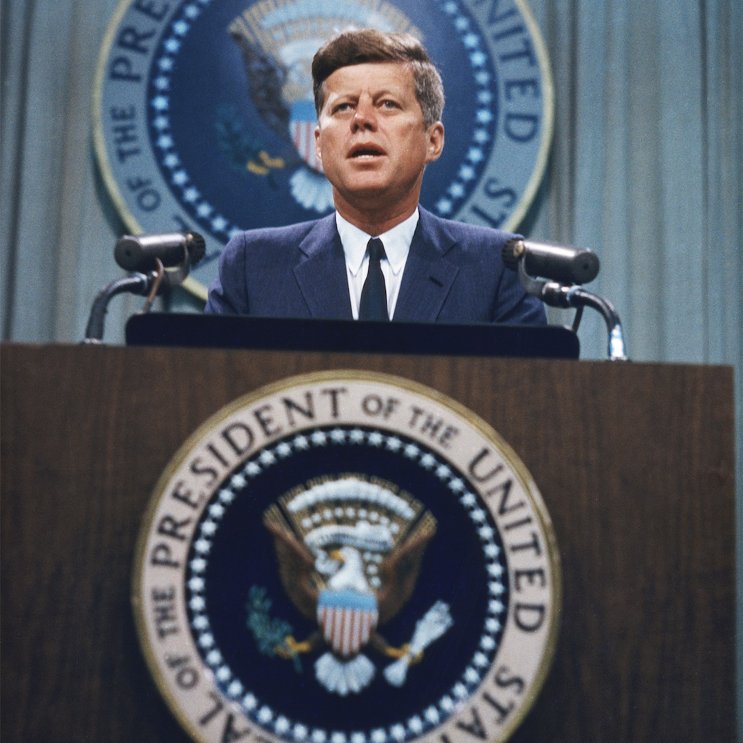 Donald Trump Releases 80,000 Sealed Documents on JFK Assassination – E! Online Donald Trump Releases 80,000 Sealed Documents on JFK Assassination – E! Online