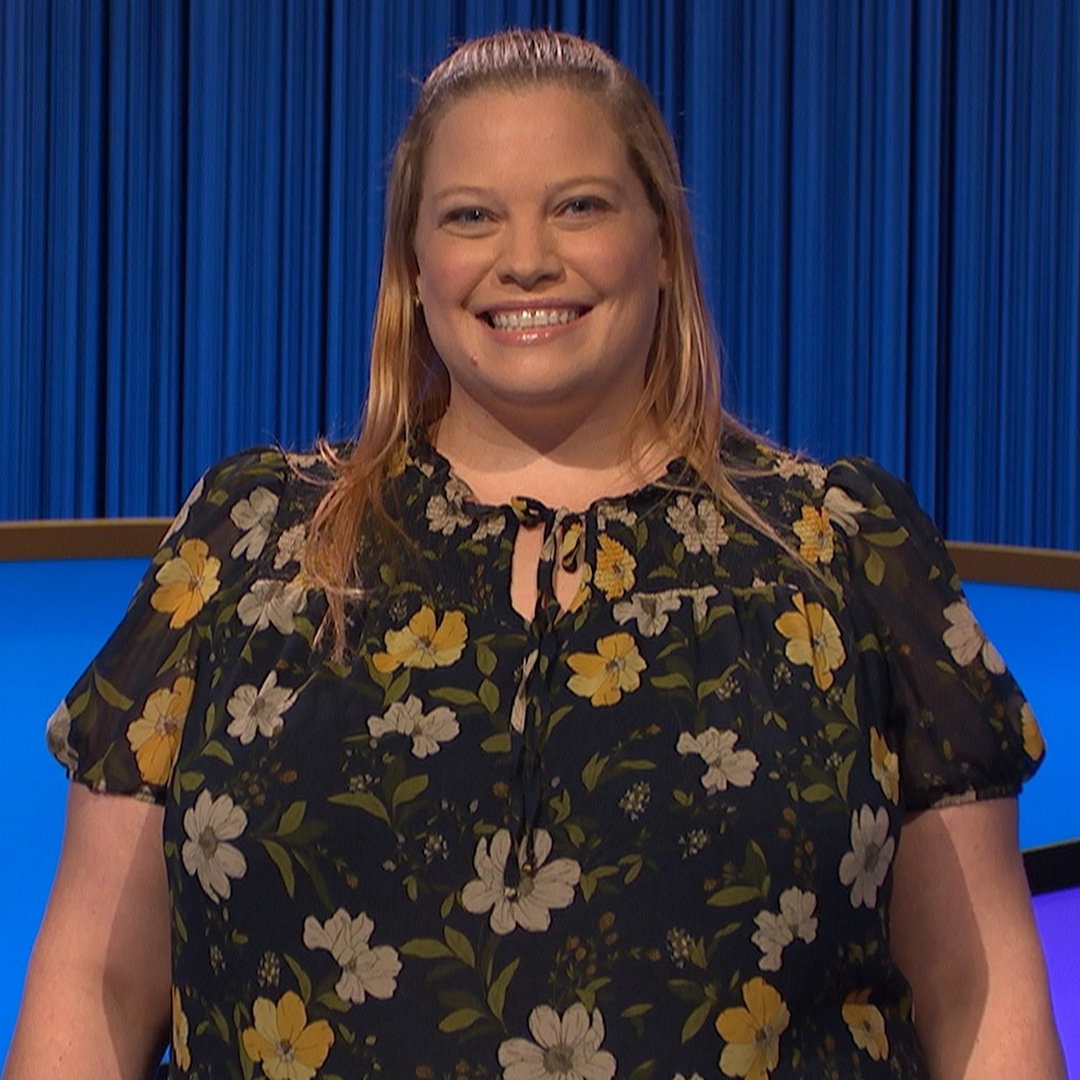 Jeopardy! Contestant Laurin Bell Dead at 41 – E! Online Jeopardy! Contestant Laurin Bell Dead at 41 – E! Online