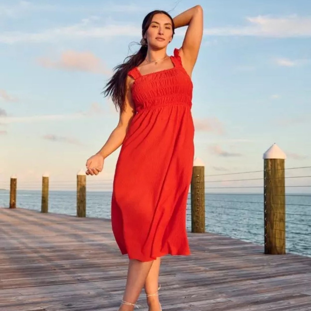 Започнете подготовката на топло време в Old Navy с бански