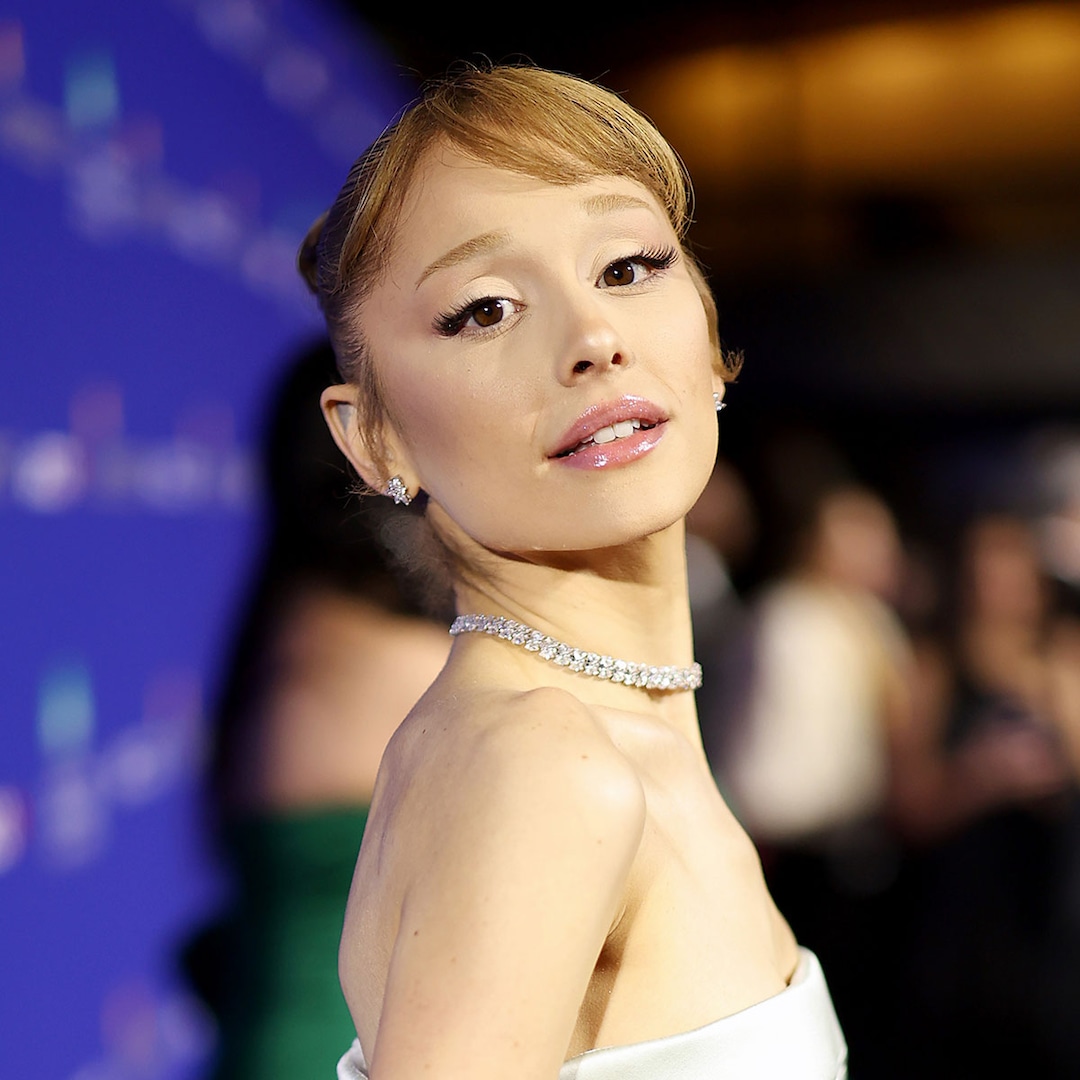 Ariana Grande Jokingly Thanks “Good Friends Botox and Juvéderm” in Award Speech – E! Online Ariana Grande Jokingly Thanks “Good Friends Botox and Juvéderm” in Award Speech – E! Online