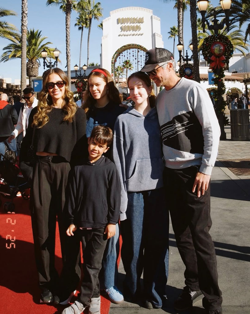Jessica Alba, Cash Warren, Honor, Hayes, Haven, Kids, Universal Studios, 2025