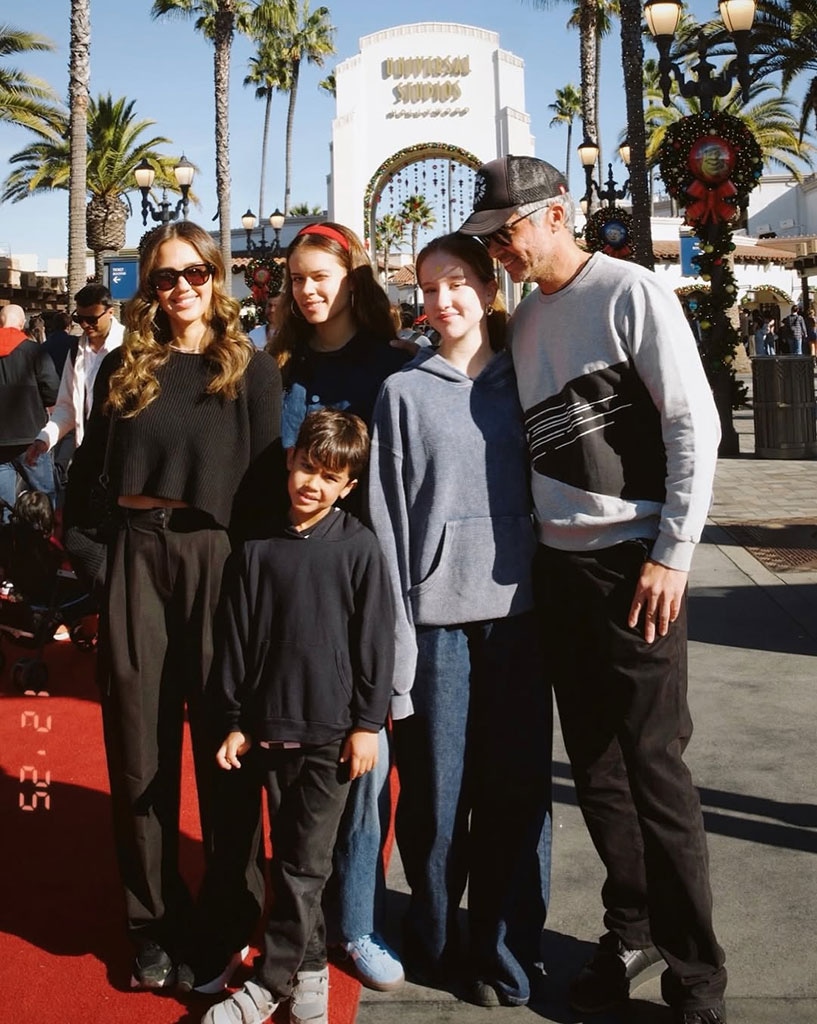 Jessica Alba, Cash Warren, Honor, Hayes, Haven, Kids, Universal Studios, 2025