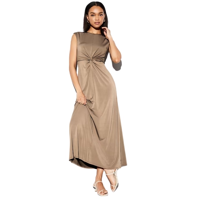 Old Navy's $38 Dress Is the Internet's Favorite Summer Wedding Guest Look