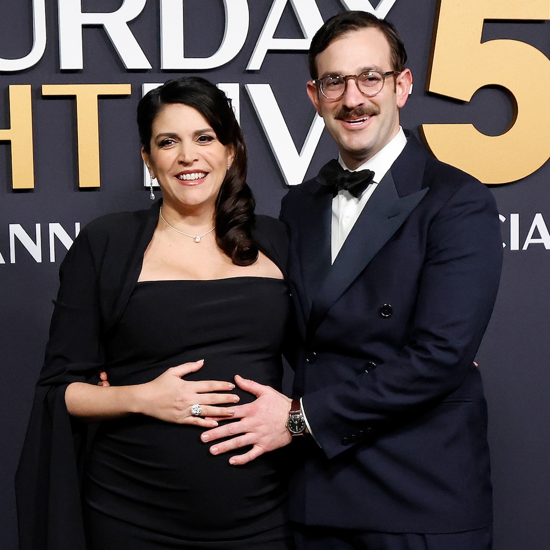 Saturday Night Live’s Cecily Strong Gives Birth, Welcomes First Baby With Fiancé Saturday Night Live’s Cecily Strong Gives Birth, Welcomes First Baby With Fiancé