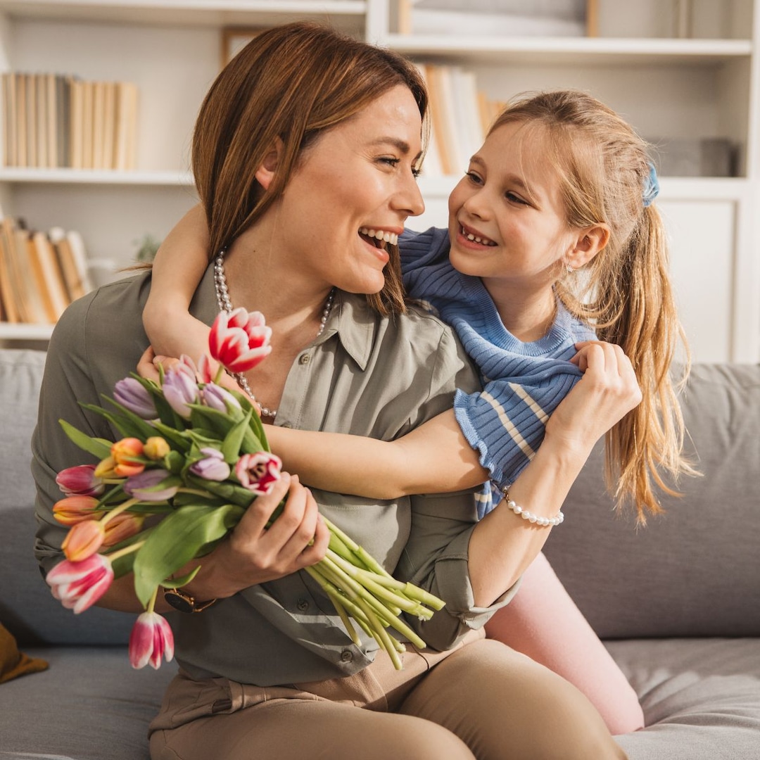 14 Stress-Busting Gifts for Mother’s Day: Nécessaire, Bala, The Outset, Cozy Earth, & More 14 Stress-Busting Gifts for Mother’s Day: Nécessaire, Bala, The Outset, Cozy Earth, & More