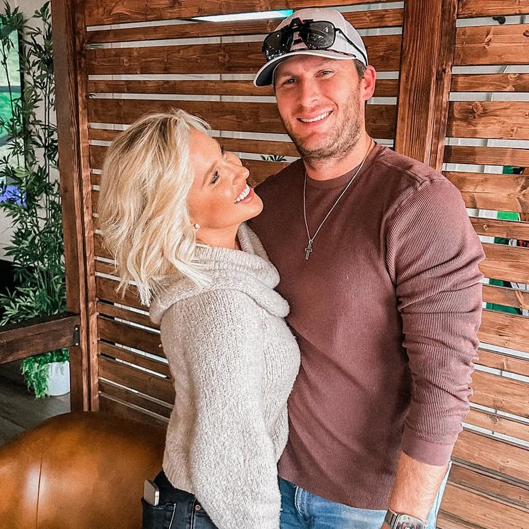 Савана Крисли твърди че на фона на раздялата си с