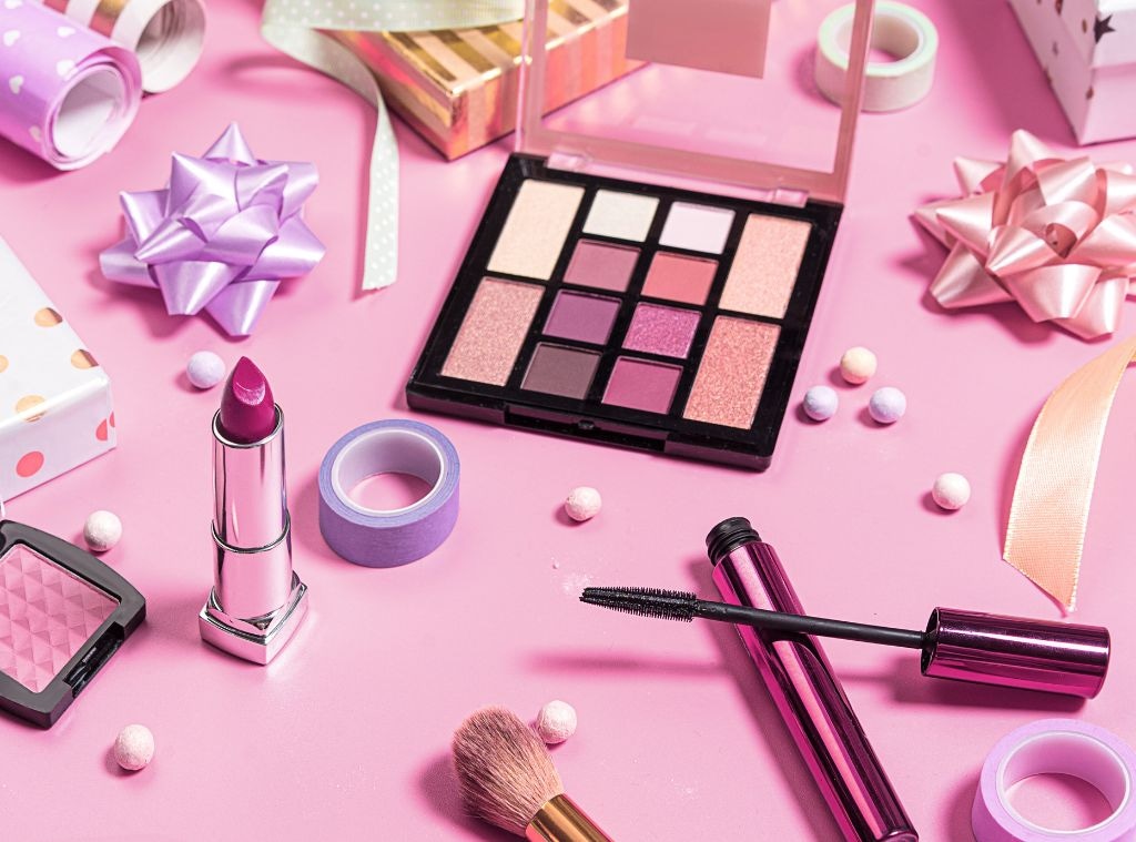 Get $110 Worth of Makeup for $20: The Best Mother’s Day Beauty Gift Sets Up to 82% Off 11 Store Mom's Day Class Reward Items