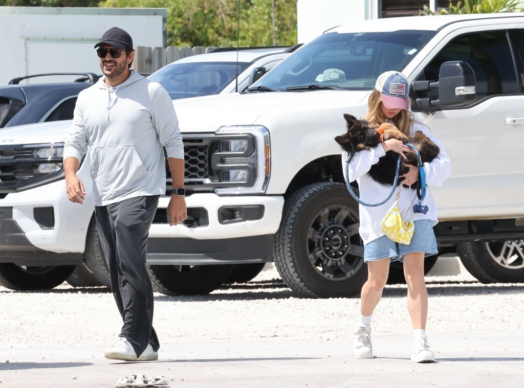 Sydney Sweeney and Jonathan Davino Reunite in Florida After Breakup(01)