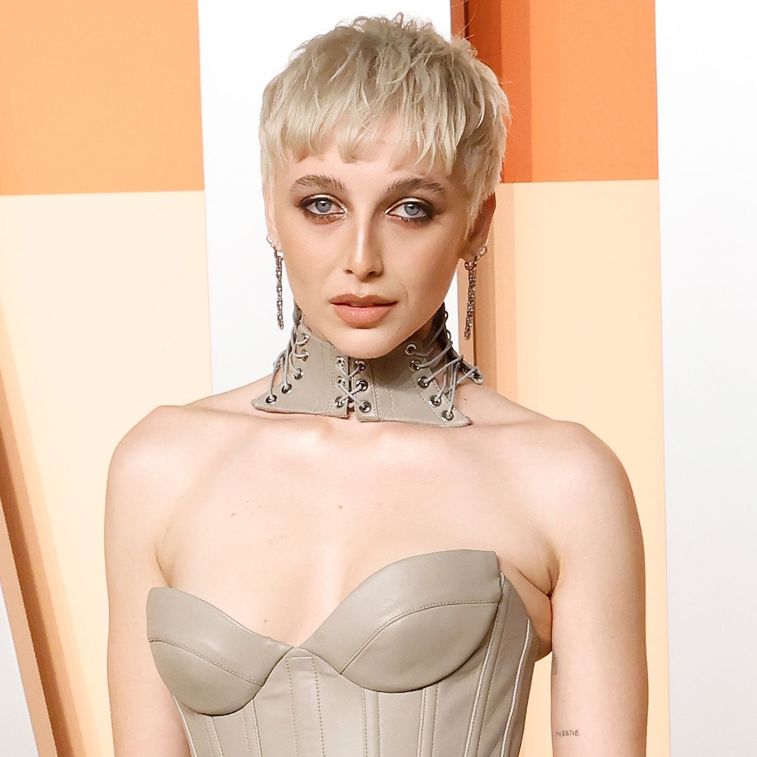 Emma Chamberlain Diagnosed With PCOS at a Hair Salon Emma Chamberlain Diagnosed With PCOS at a Hair Salon