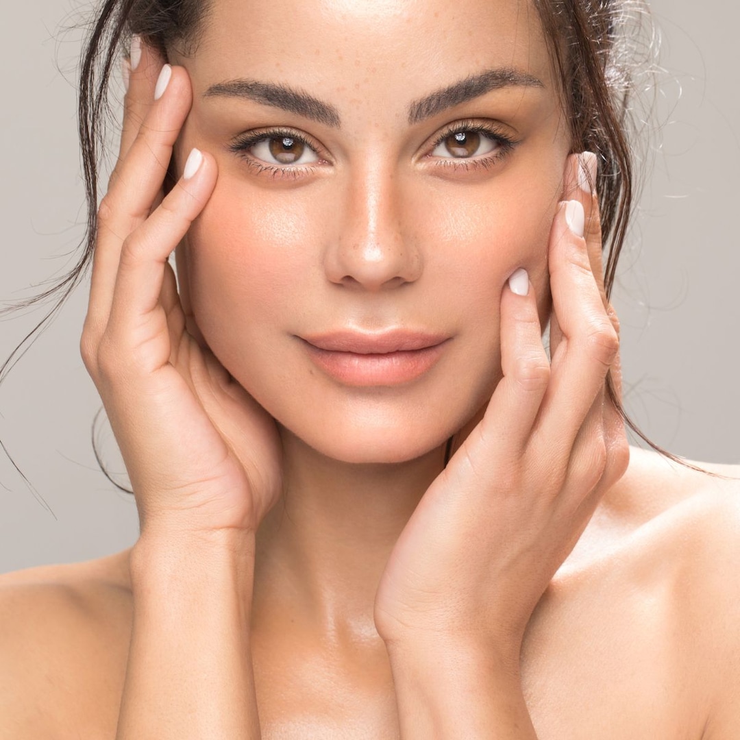 My Skin Is So Pale, But This Glow Lotion Gives Me a Sun-Kissed Look (and a Little Goes a Long Way) My Skin Is So Pale, But This Glow Lotion Gives Me a Sun-Kissed Look (and a Little Goes a Long Way)