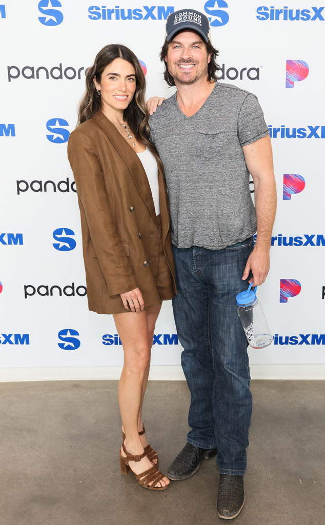 Ashley Greene and Nina Dobrev, image size:776x1254